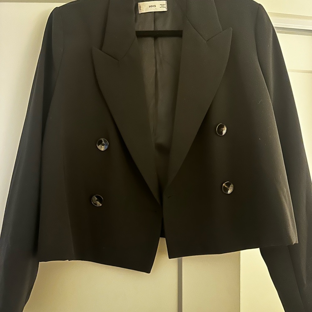 Mango Black Double-Breasted Cropped Blazer